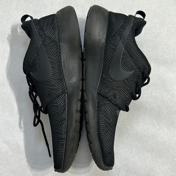 Nike Roshe One Moire Low-Top Running Shoes Black Womens us 8 sneakers - Picture 1 of 12